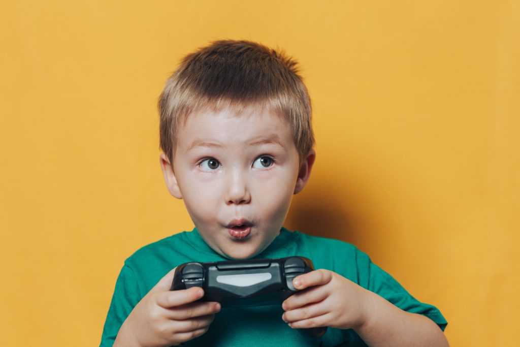 子供にゲームをさせないのは時代遅れ？ゲームで学べる事って何！？